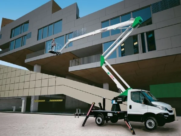 Nacela cu brat telescopic dublu articulat pe autosasiu COMET EuroSky 22/2/10HQ JIB H 22m L 10m 200KG
